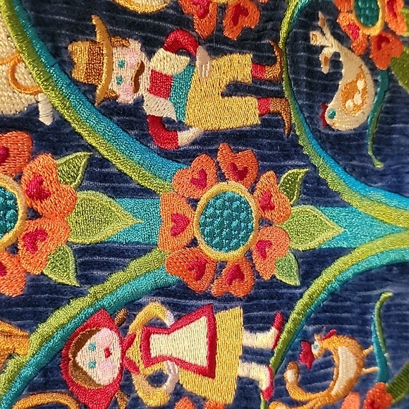 Bob Mackie Blue Floral Angel Embroidered Courdoroy Button Down Shirt Size Medium - Picture 8 of 9